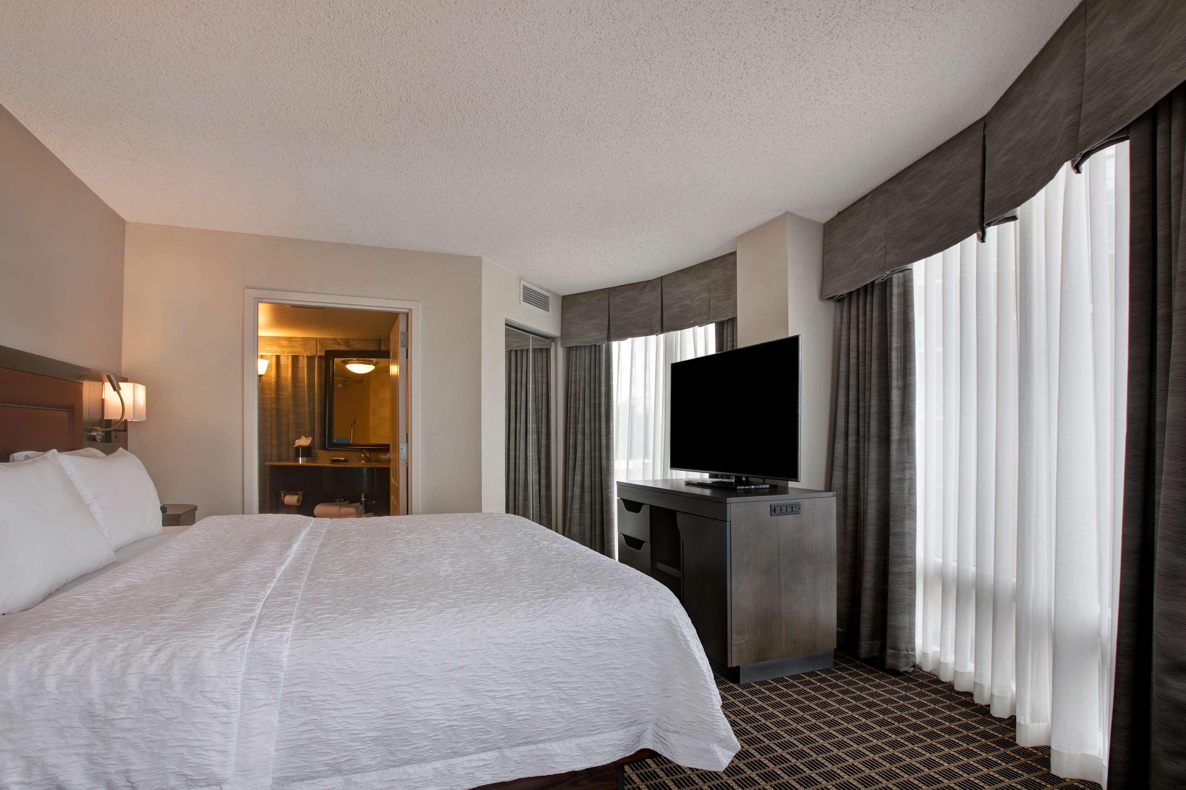 Hampton Inn & Suites Greenville-Downtown-Riverplace Zewnętrze zdjęcie