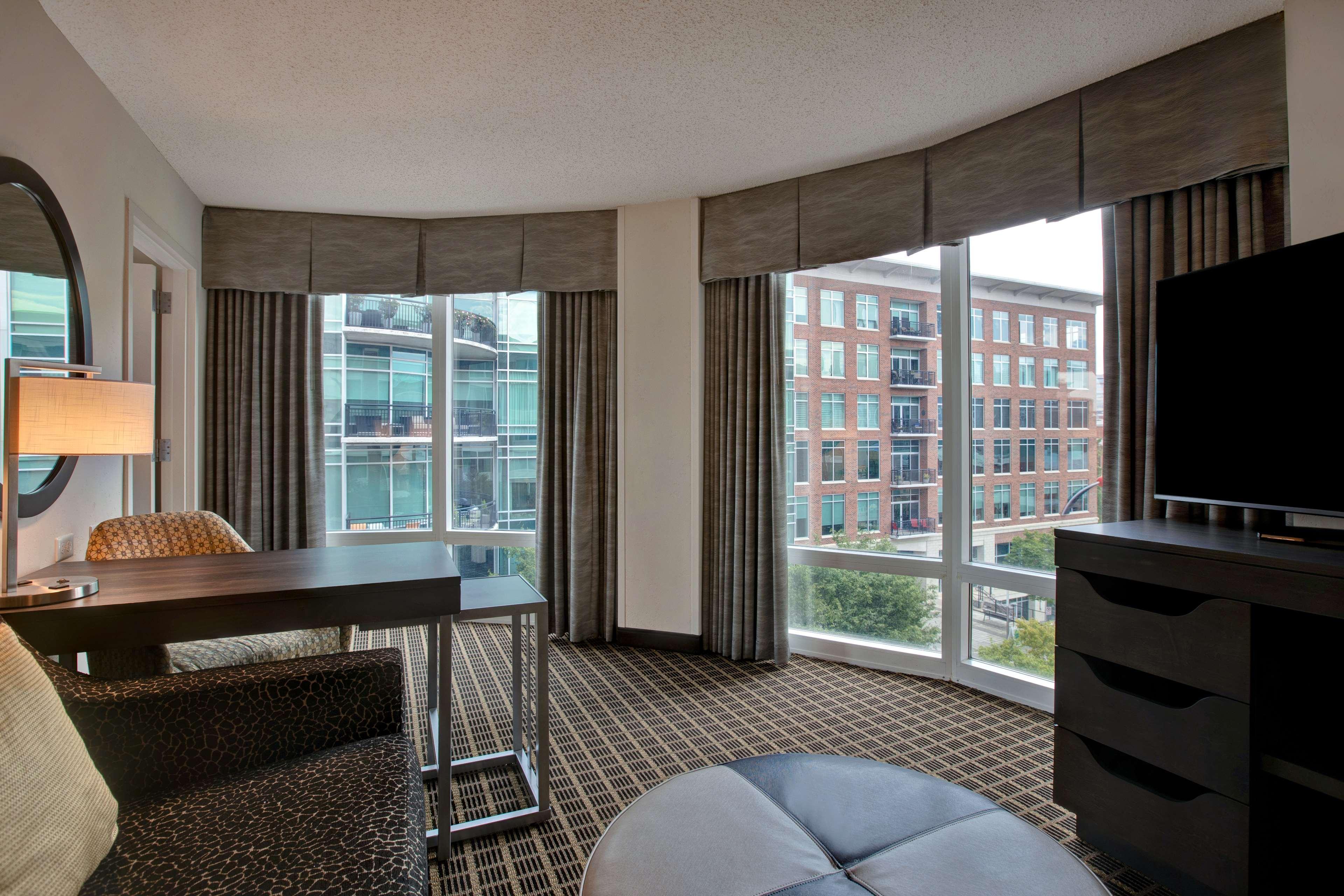 Hampton Inn & Suites Greenville-Downtown-Riverplace Zewnętrze zdjęcie