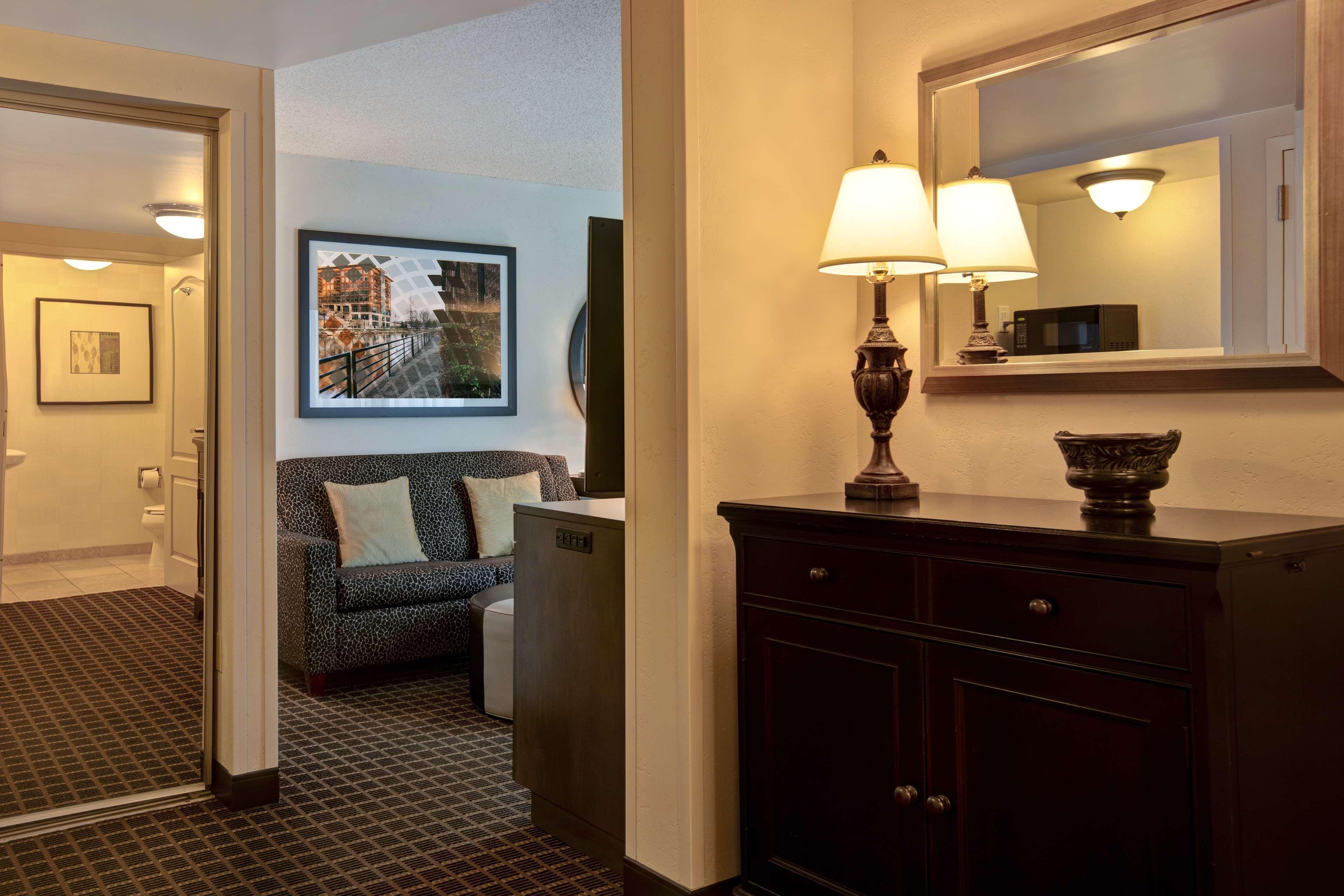 Hampton Inn & Suites Greenville-Downtown-Riverplace Zewnętrze zdjęcie