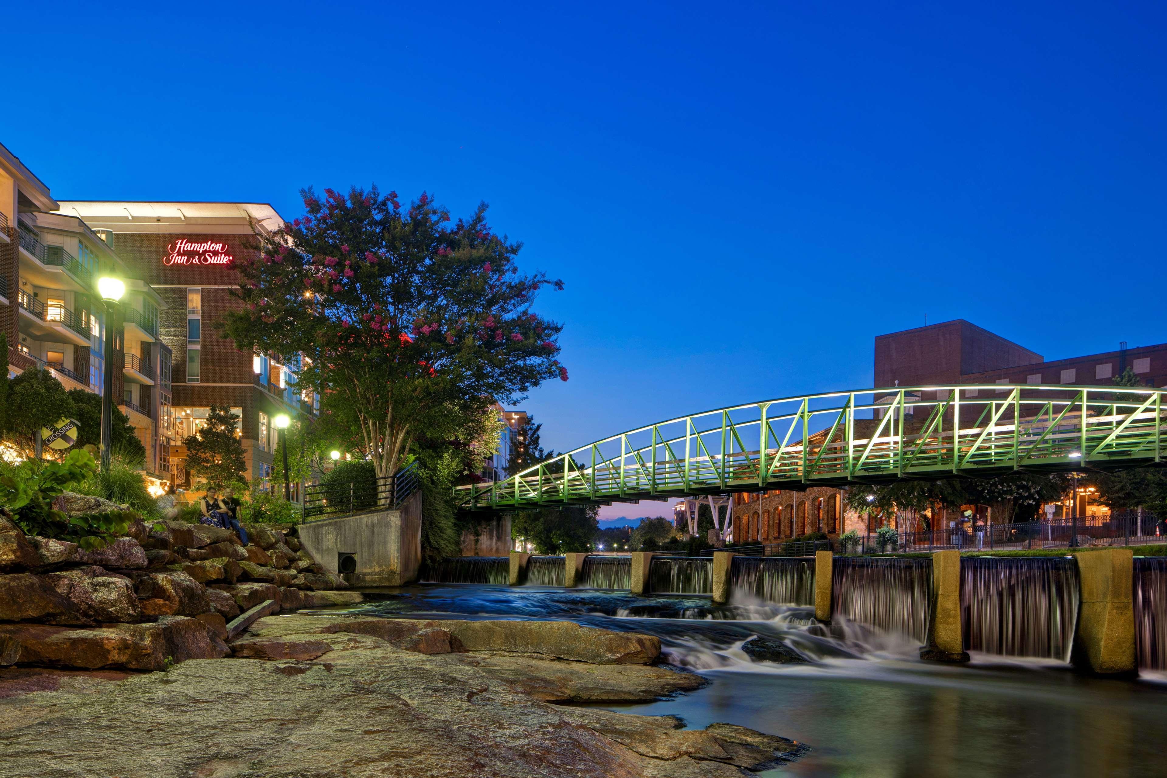 Hampton Inn & Suites Greenville-Downtown-Riverplace Zewnętrze zdjęcie
