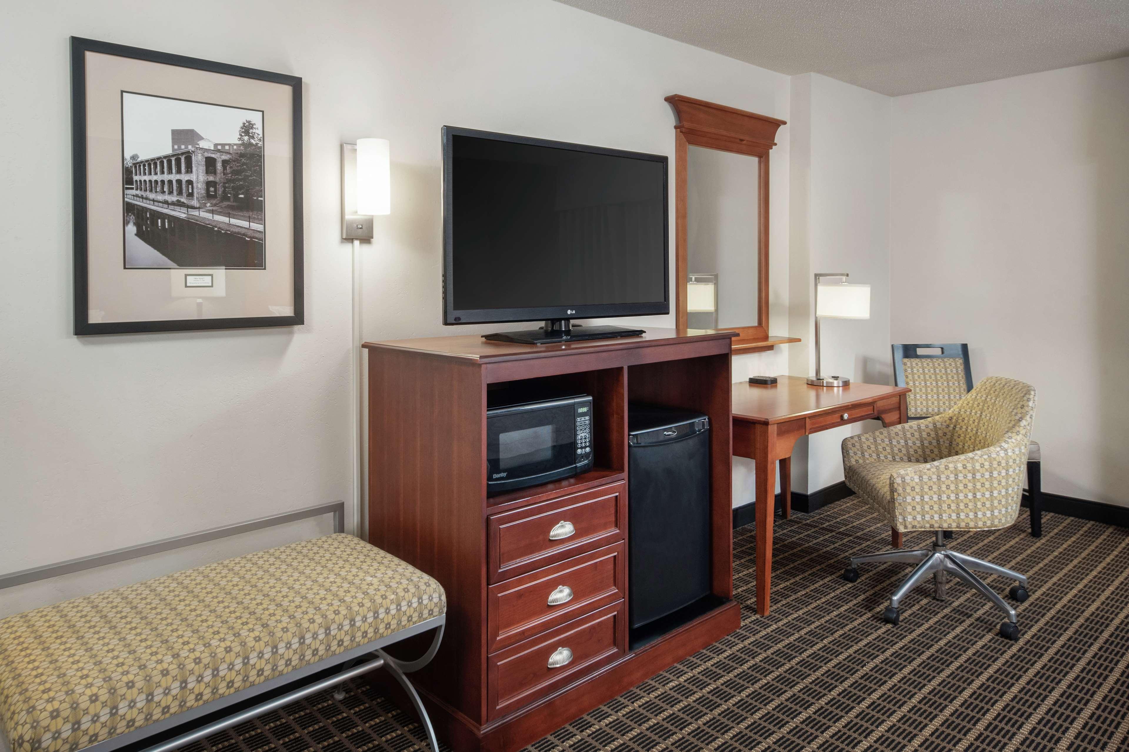 Hampton Inn & Suites Greenville-Downtown-Riverplace Zewnętrze zdjęcie