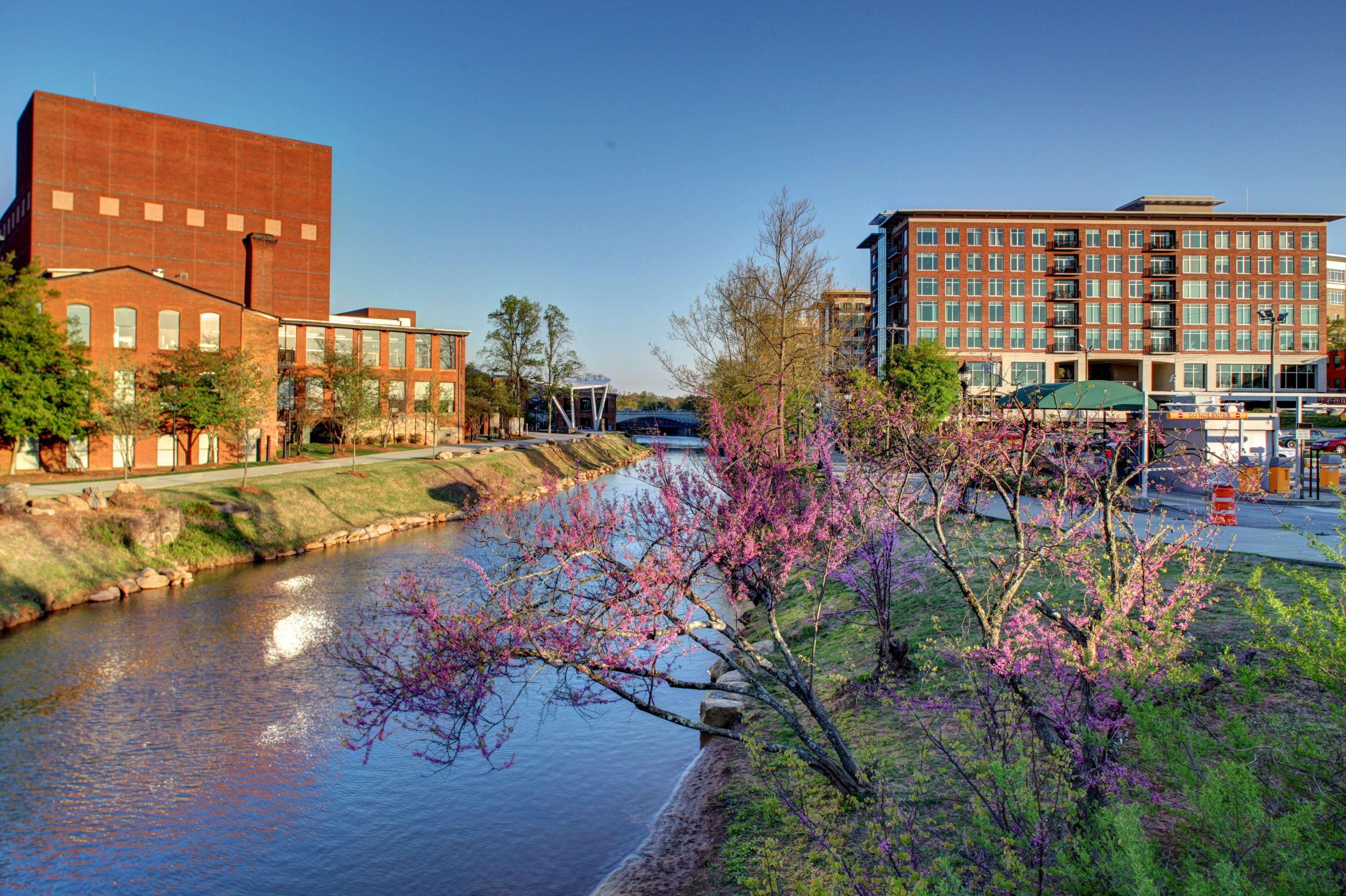 Hampton Inn & Suites Greenville-Downtown-Riverplace Zewnętrze zdjęcie