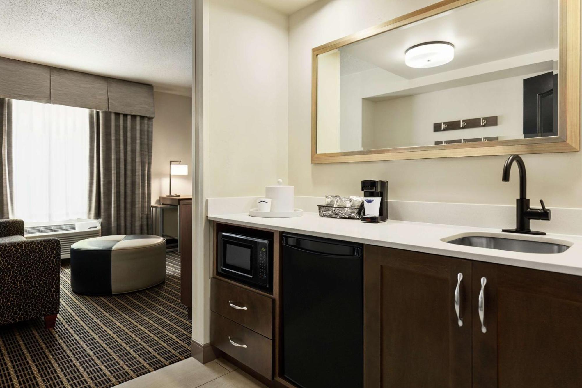 Hampton Inn & Suites Greenville-Downtown-Riverplace Zewnętrze zdjęcie