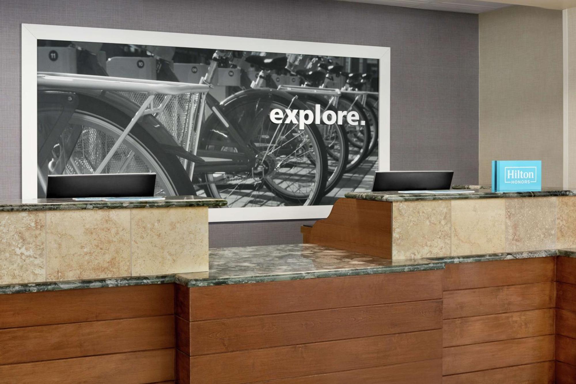 Hampton Inn & Suites Greenville-Downtown-Riverplace Zewnętrze zdjęcie