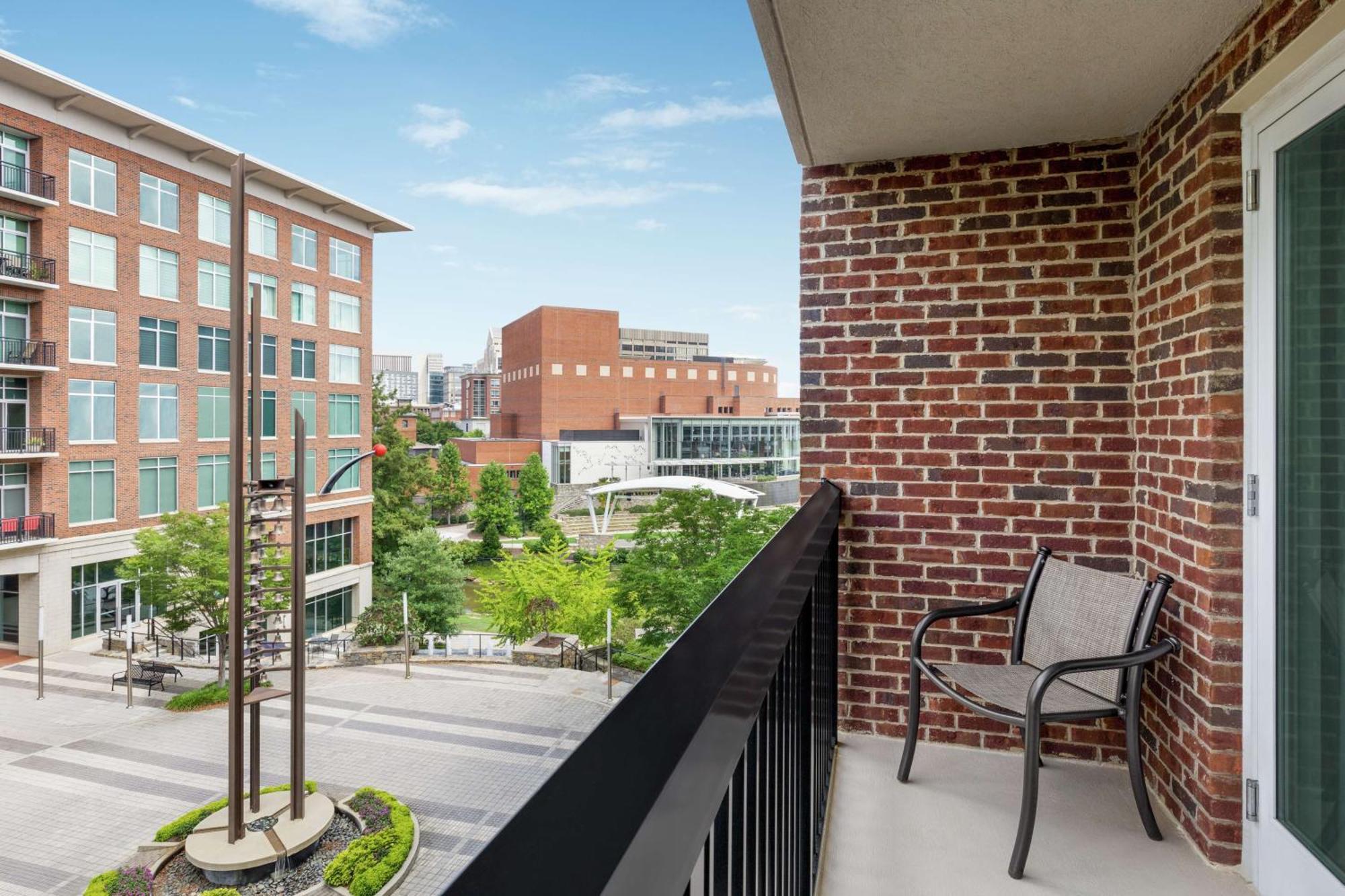 Hampton Inn & Suites Greenville-Downtown-Riverplace Zewnętrze zdjęcie