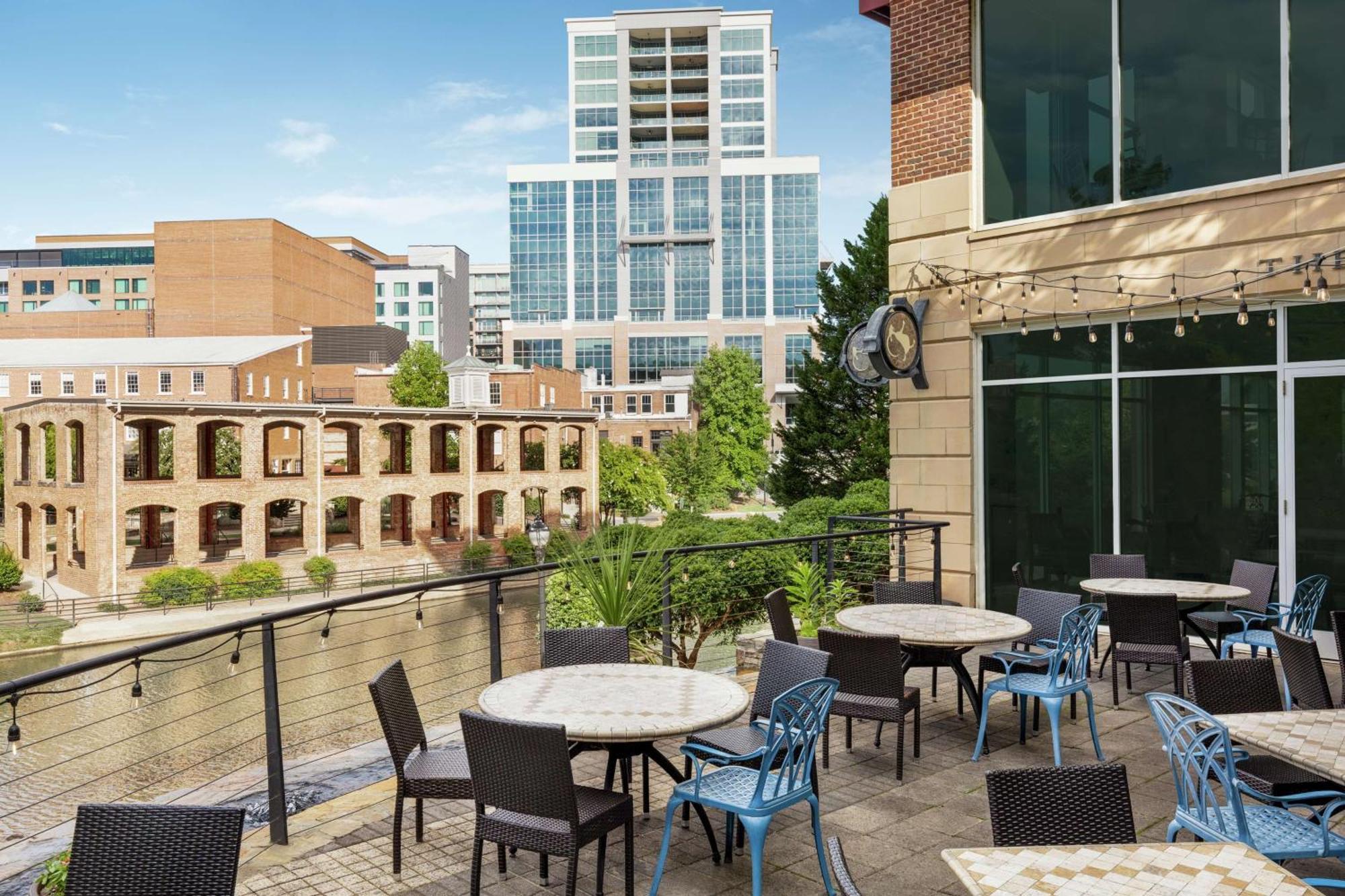 Hampton Inn & Suites Greenville-Downtown-Riverplace Zewnętrze zdjęcie